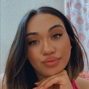 Meet your Posher, Cecilia